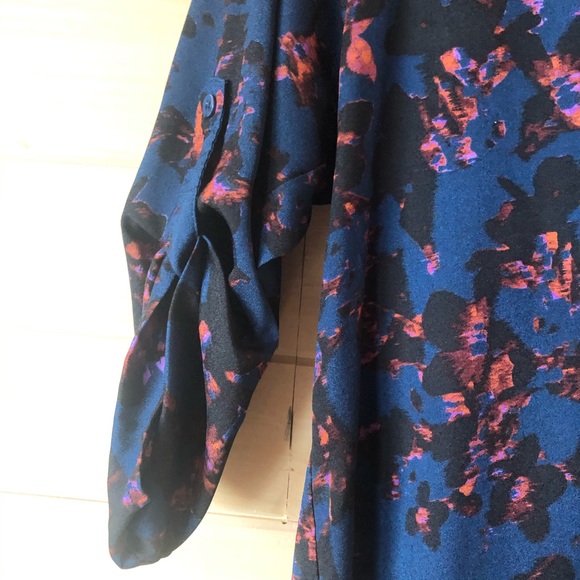 Floral Blouse 🌸 - Picture 4 of 6